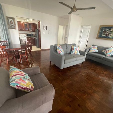 Oceanbreeze Jamaica Penthouse, 7-Minute Walk To Beach Ocho Rios Exterior foto